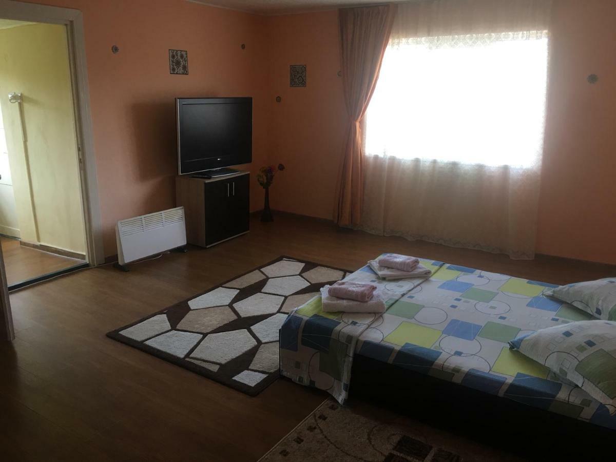 Vila La Izvorul Putinei Хацег Экстерьер фото